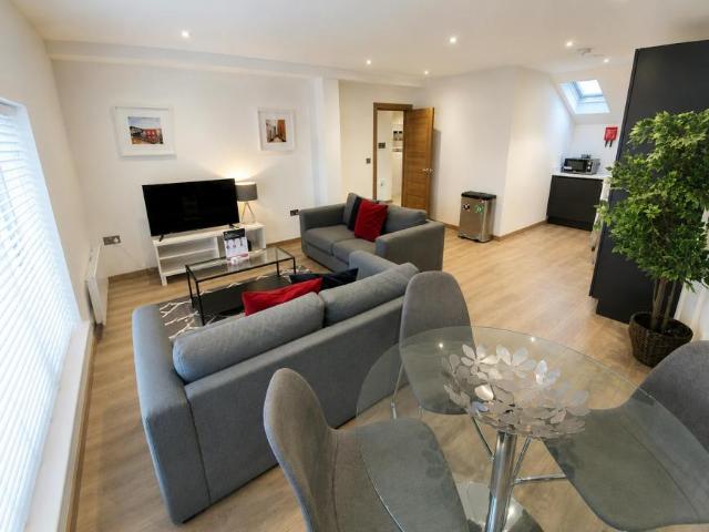 Apartment for rent in Blackhills, Surrey