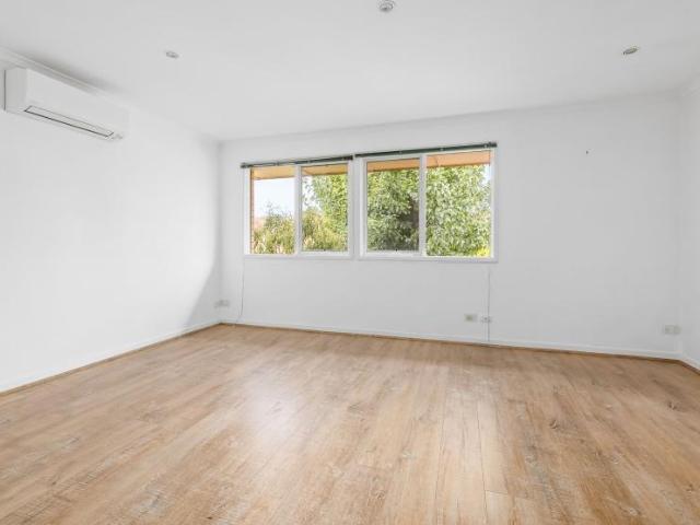 Apartment for rent in Thornbury, Melbourne