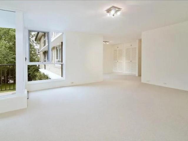 Apartment for sale in Lower North Shore, Sydney
