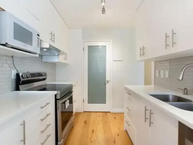 Condo for rent in Connaught, Calgary