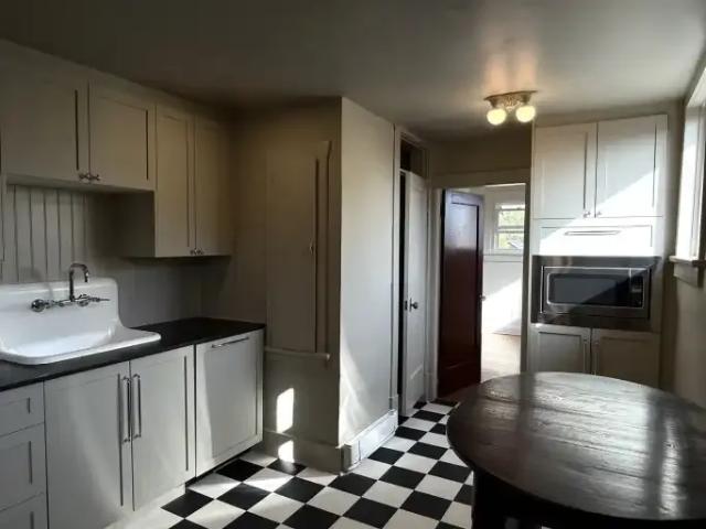 Condo for rent in Northwest, Alberta