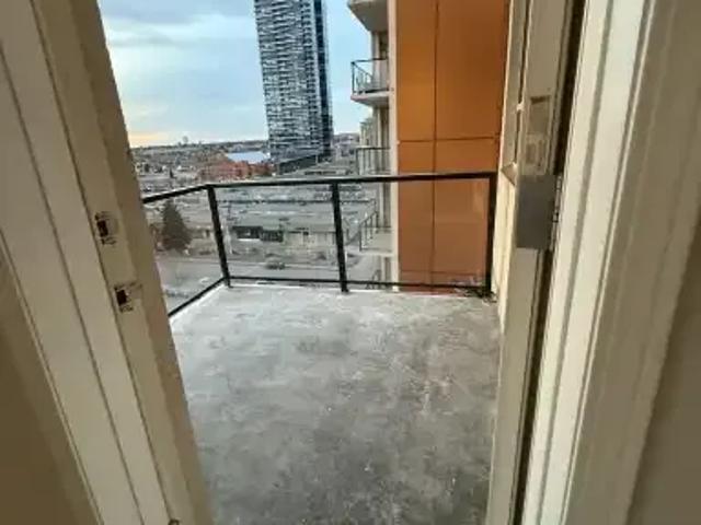 Condo for rent in Connaught, Calgary