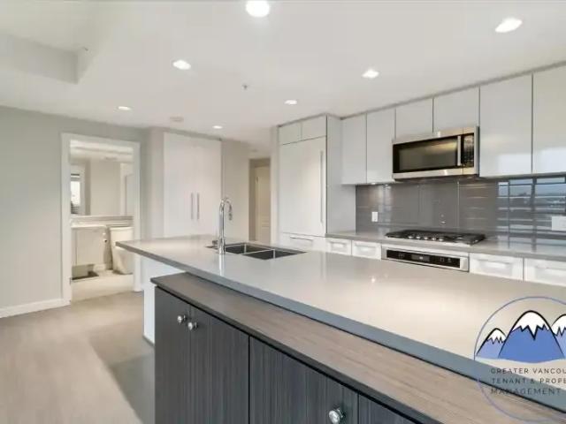 Condo for rent in Windsor Gate, Coquitlam