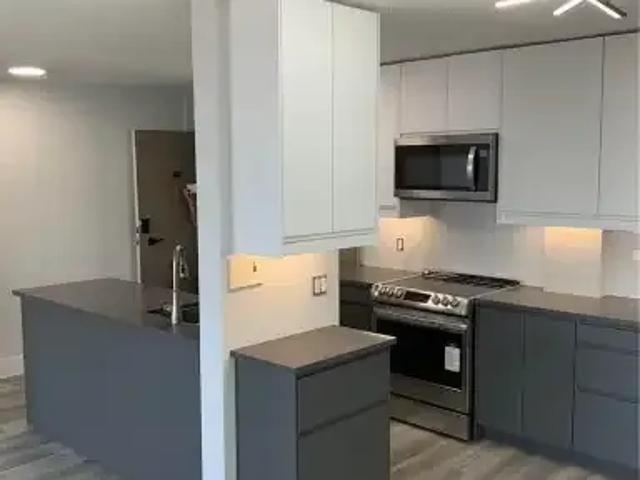 Condo for rent in Wîhkwêntôwin, Edmonton