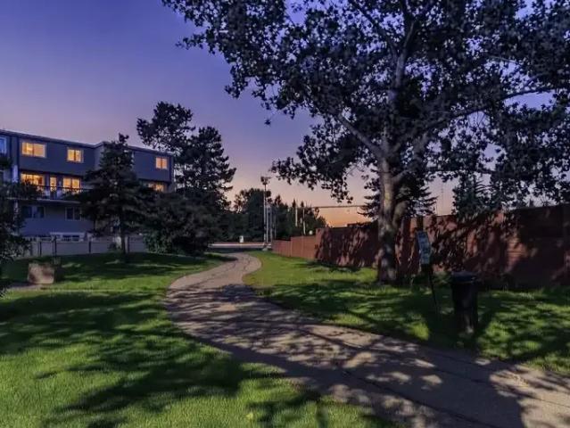 Condo for rent in Wedgewood, Alberta