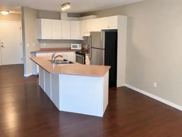 Condo for rent in Wîhkwêntôwin, Edmonton