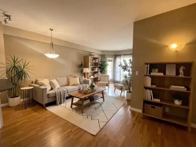 Condo for rent in Clareview Town Centre, Edmonton