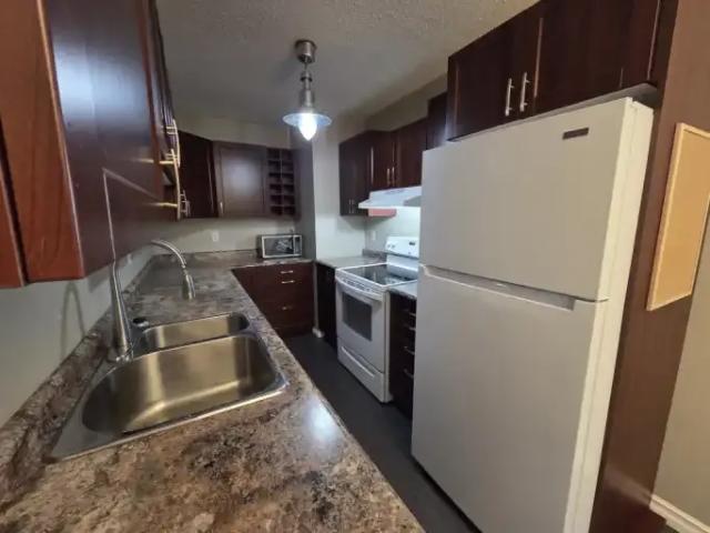 Condo for rent in Saint Albert, Alberta