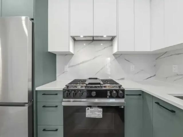 Condo for rent in Surrey, British Columbia