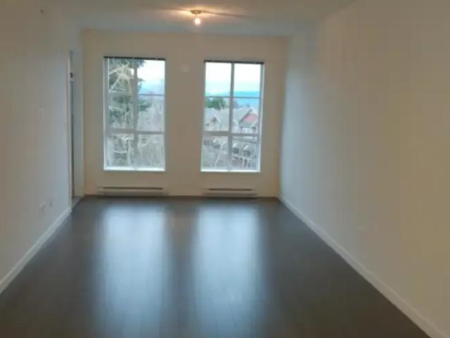 Condo for rent in Surrey, British Columbia