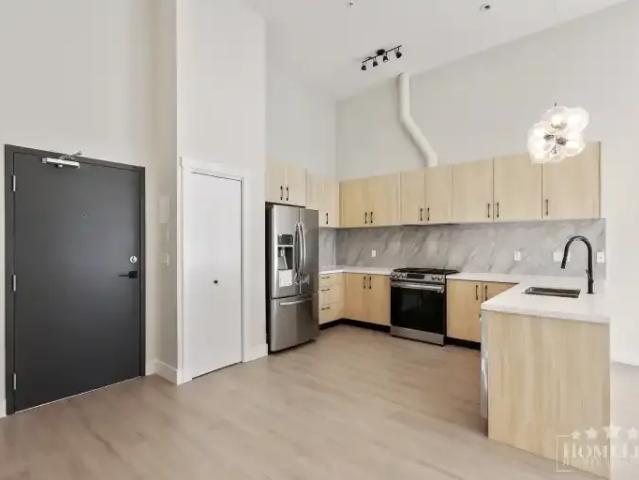 Condo for rent in Sullivan, Surrey