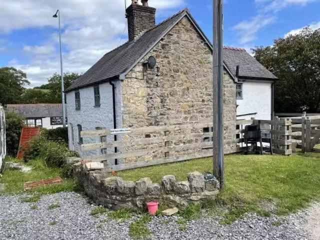 House for rent in Llanferres, Wales
