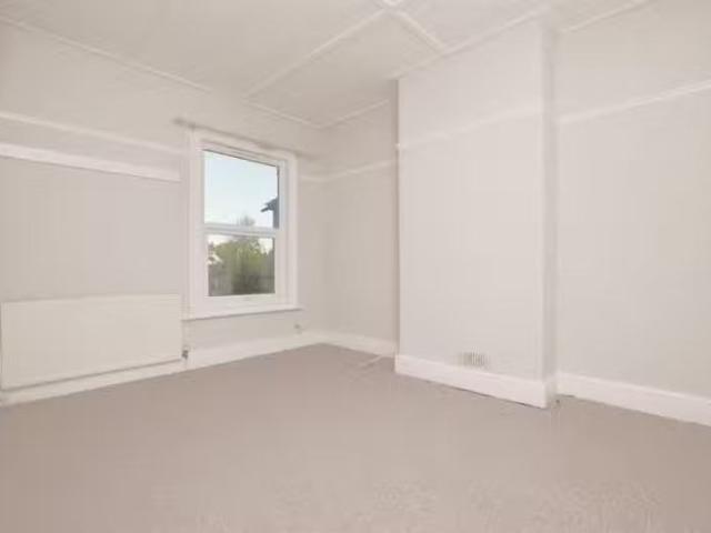 House for rent in Calderstones