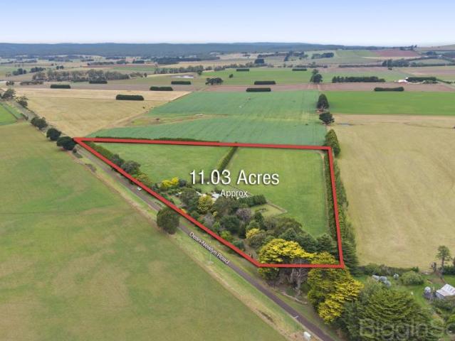 House for sale in Dean, Victoria