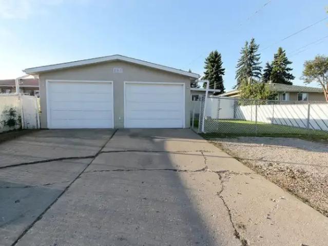 House for rent in Wedgewood, Alberta