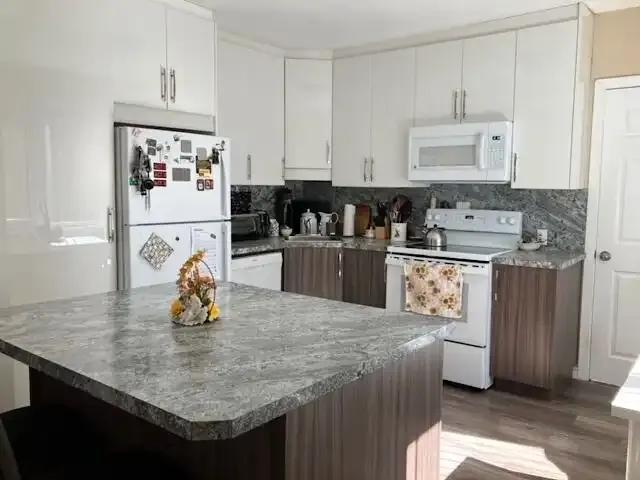 House for rent in Wedgewood, Alberta