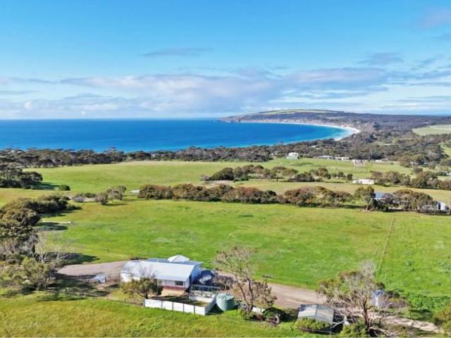 House for sale in Victoria