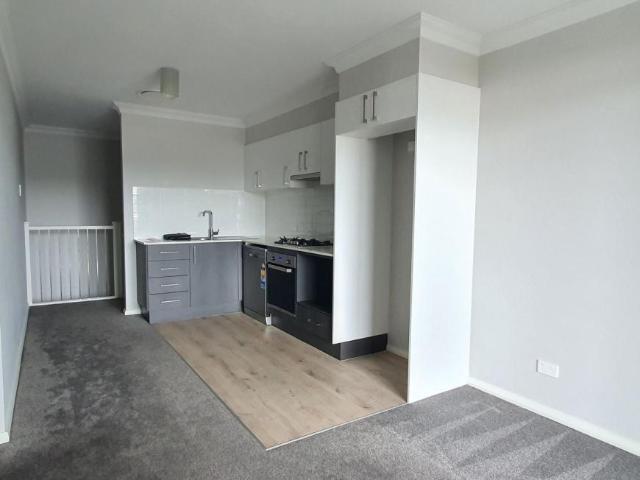 House for rent in Gledswood Hills, Sydney