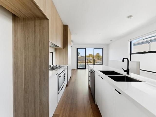 House for rent in Heidelberg West, Melbourne