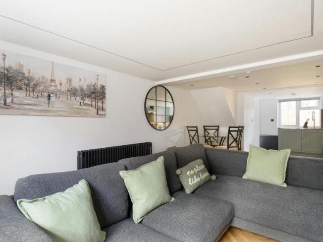 House for rent in Five Acres, Hertfordshire