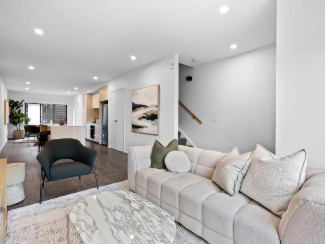 House for sale in Waterlea, Melbourne