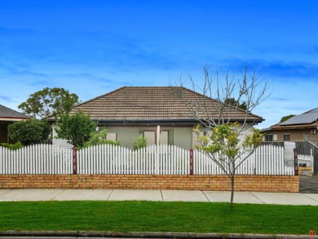 House for sale in St Albans East, Melbourne