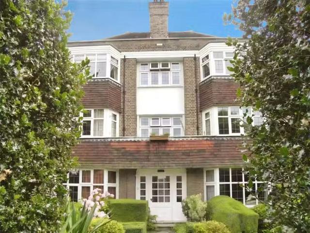 House for rent in Blackhills, Surrey