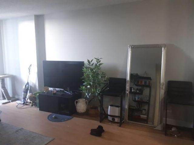 Room for rent in Wedgewood, Alberta