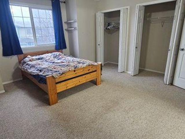 Room for rent in Wedgewood, Alberta