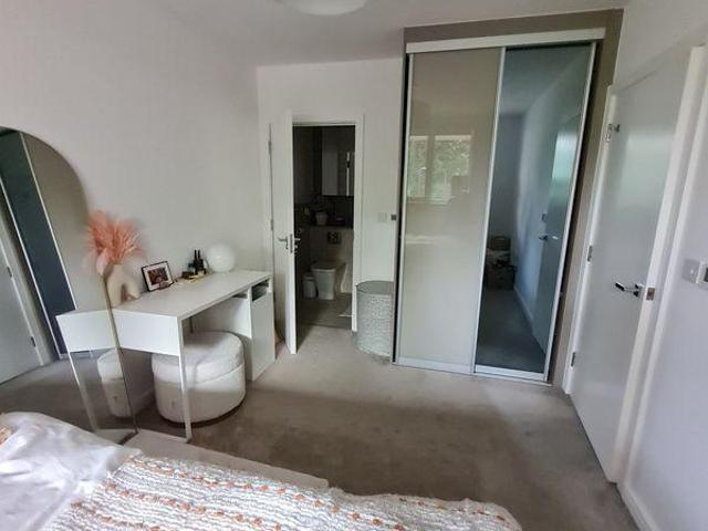 Room for rent in London Borough of Ealing, Greater London