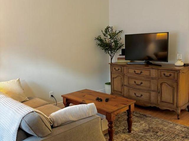 Room for rent in Ancaster, Ontario