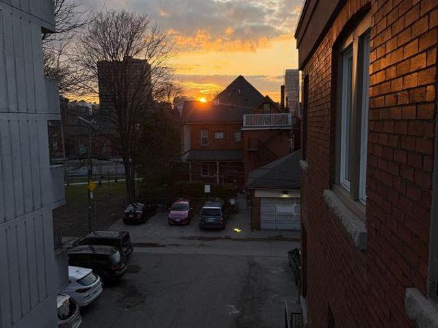 Room for rent in Ancaster, Ontario