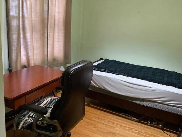 Room for rent in Kingston, Ontario