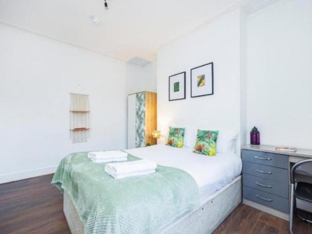 Room for rent in Maida Hill, Greater London