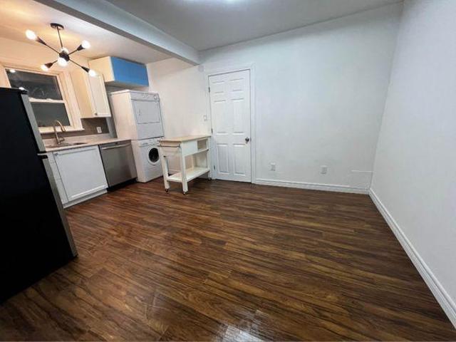 Room for rent in Niagara, Ontario