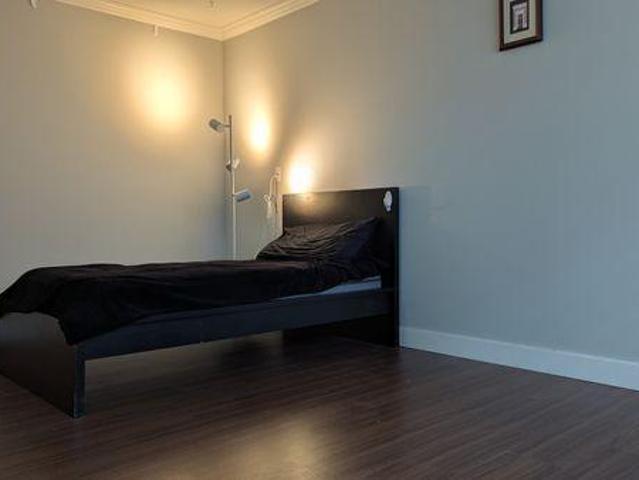 Room for rent in Surrey