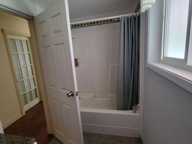 Room for rent in Victoria