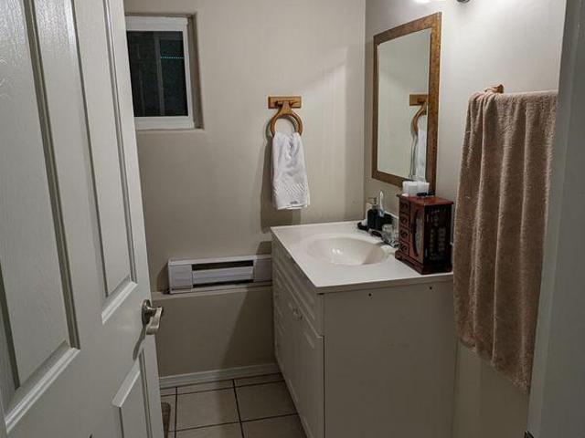 Room for rent in Victoria, British Columbia