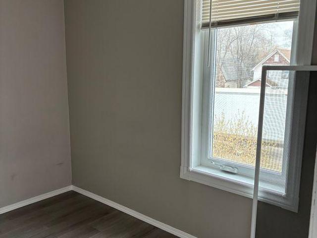 Room for rent in East St. Paul, Manitoba