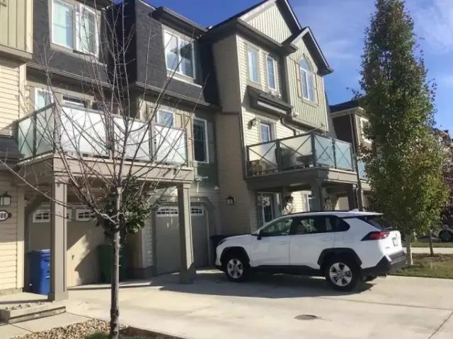 Townhouse for rent in Airdrie, Alberta
