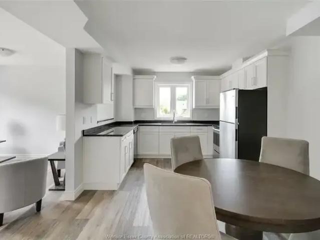 Townhouse for rent in Lakeshore, Ontario