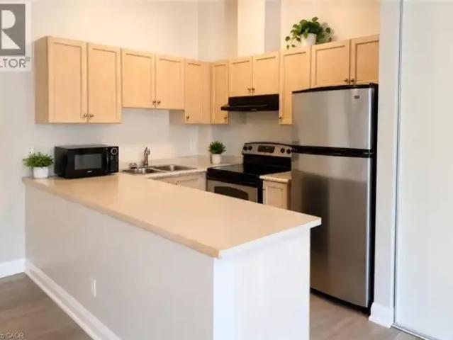 Townhouse for rent in Burlington, Ontario