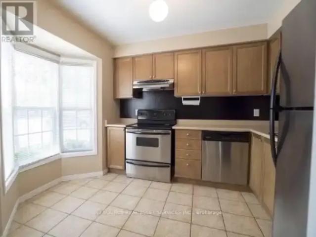 Townhouse for rent in Burlington, Ontario