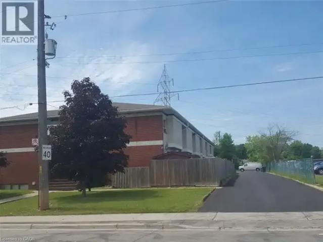 Townhouse for rent in Burlington, Ontario