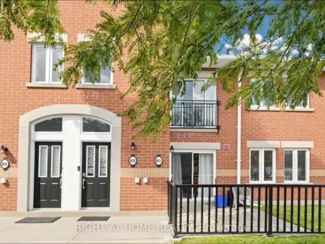 Townhouse for rent in Burlington, Ontario