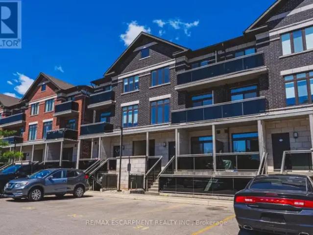 Townhouse for rent in Burlington, Ontario