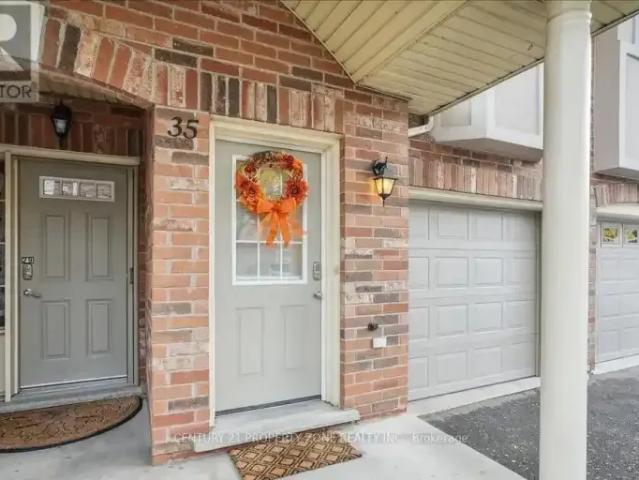 Townhouse for rent in Burlington, Golden Horseshoe