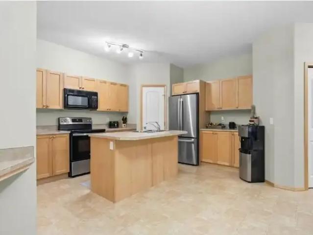 Townhouse for rent in Northwest, Alberta