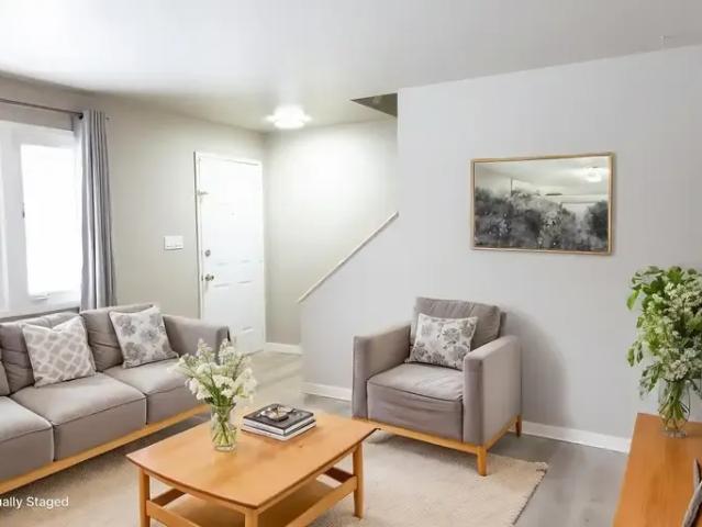 Townhouse for rent in Northwest, Alberta