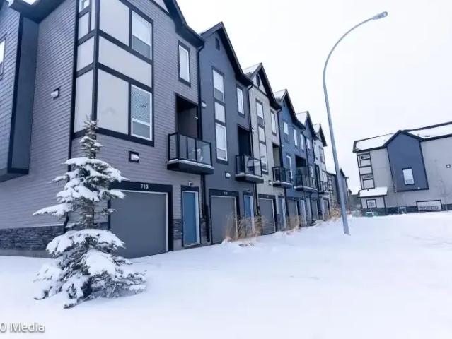 Townhouse for rent in Northwest, Alberta